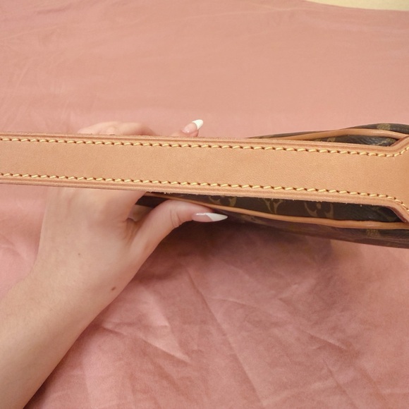Louis Vuitton Vintage Croissant PM Bag Excellent Vintage Condition - Picture 6 of 8